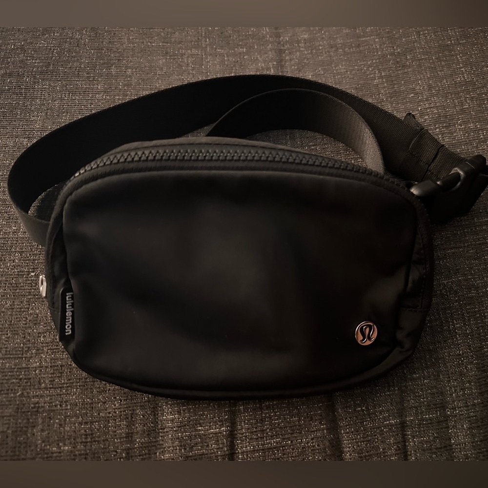 Lululemon belt bag